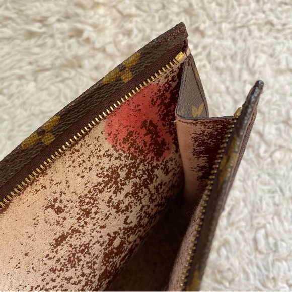 Louis Vuitton | Poche Toilette NM - Picture 8 of 11